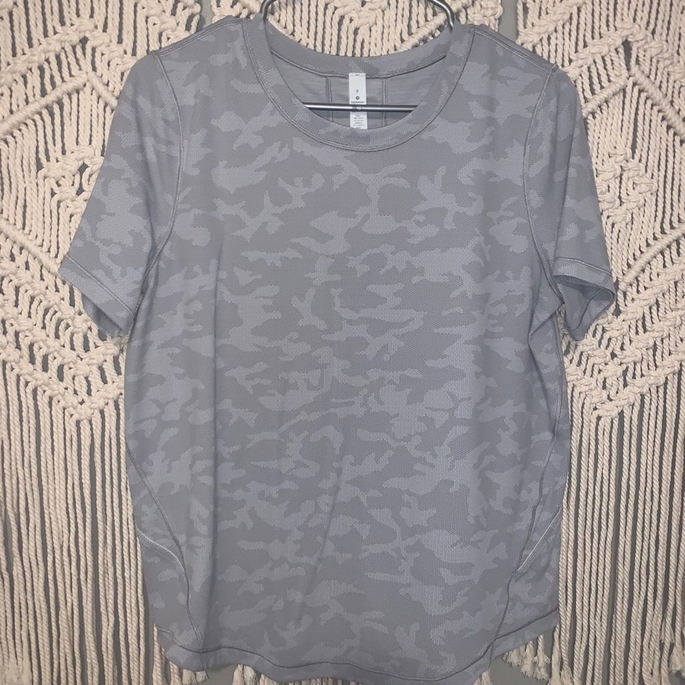 Fairly New lululemon top!